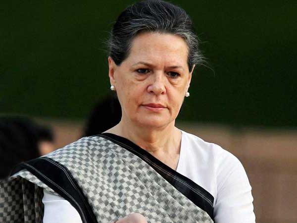 Sonia Gandhi - 전 인도 총리 Rajiv Gandhi의 과부 : 약력
