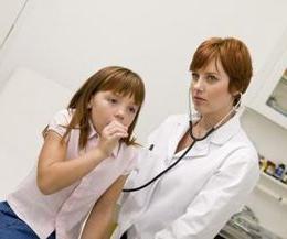 어린이의 기관지염 치료는 "올바른"의사가 수행해야합니다.